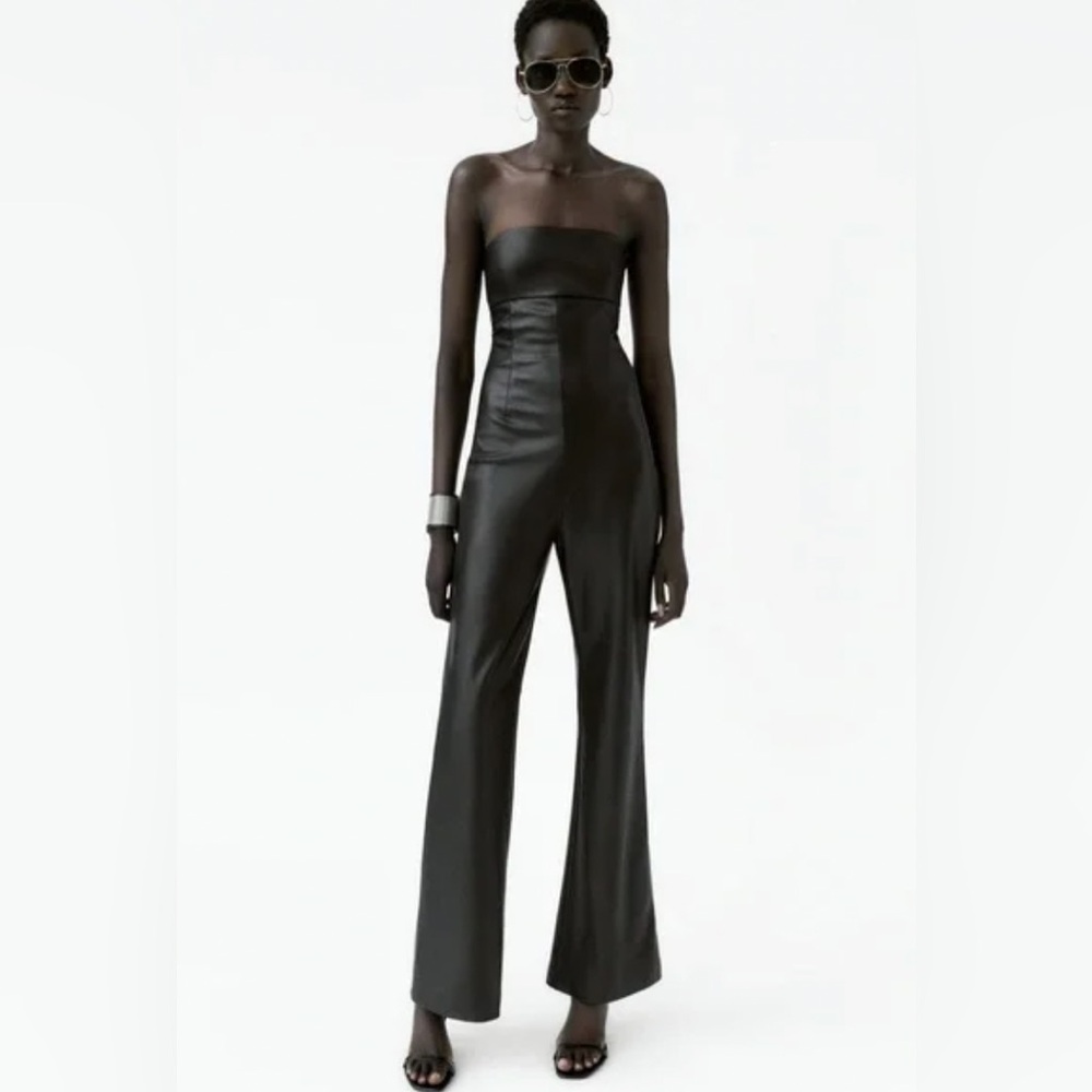 Zara STRAPLESS FAUX LEATHER JUMPSUIT. Black. Size S. New with Tags.